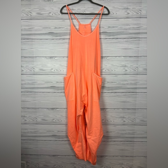 FP Free People Movement Hot Shot Onesie Pastel Peach Orange NWT - Picture 4 of 13